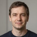 Уверенный в себе мужчина Дмитрий С. после прохождения курса лечения алкоголизма в клинике Вивод Балашиха